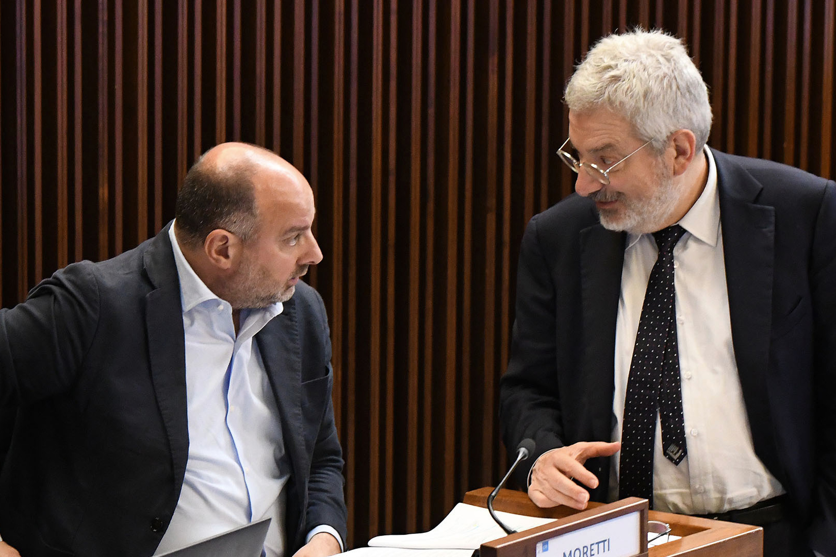 ORGANIZZAZIONE AR. I COMM: OK A REGOLAMENTO CONSIGLIERE DIPLOMATICO